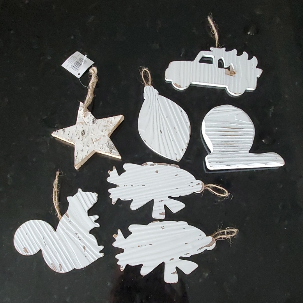 DIY WOOD CHRISTMAS ORNAMENTS